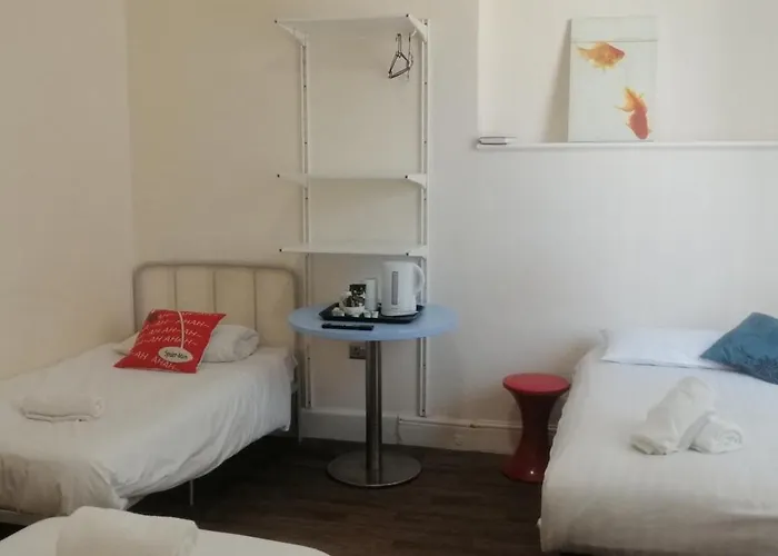 Carisbrooke Hotel